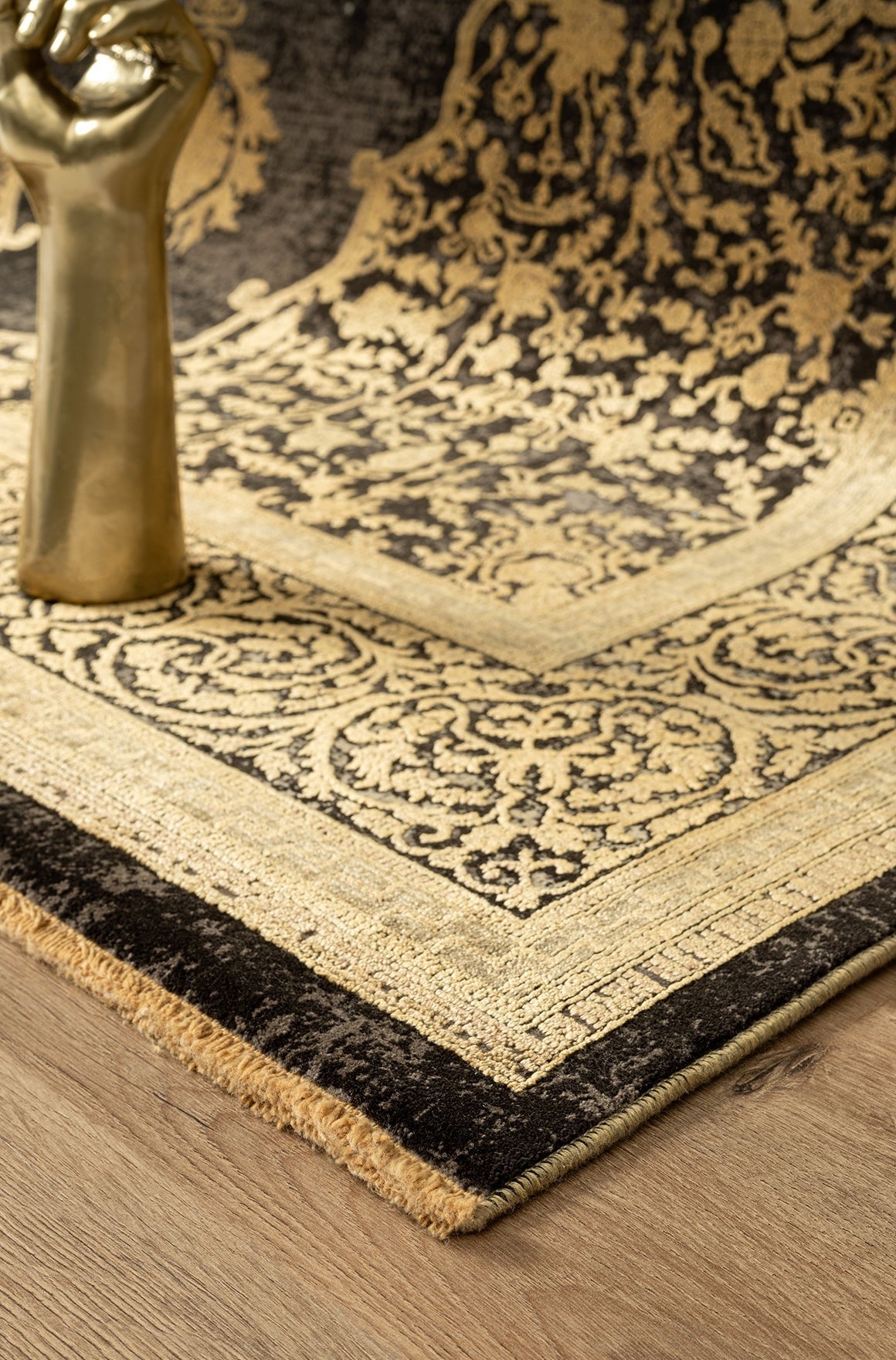 Muri Gold Medallion, Viscose Rug